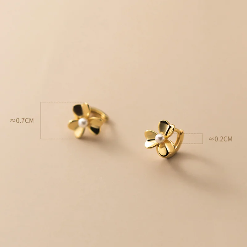 WANTME Hoop Earrings for Women Cute Romantic Clover