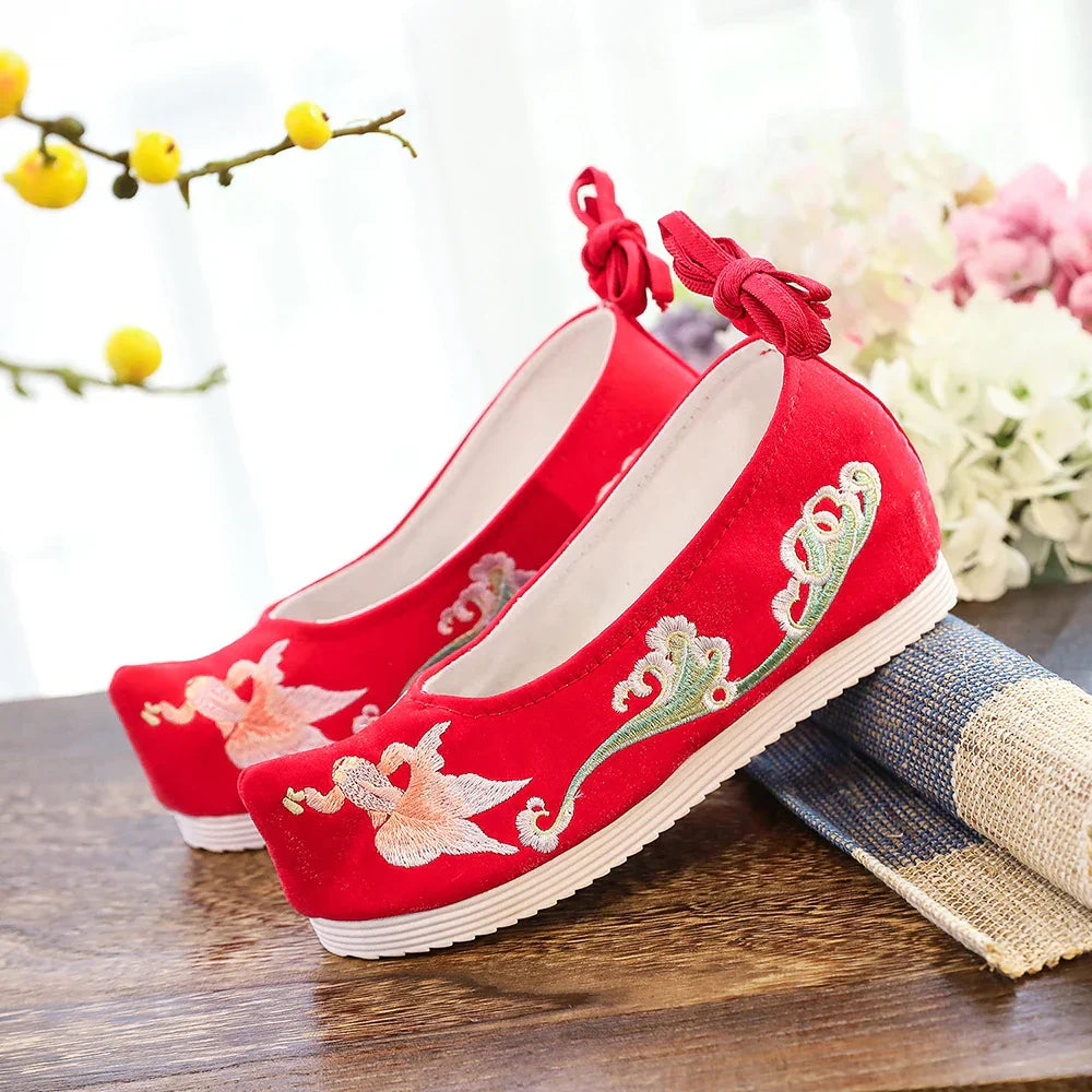 Veowalk Women Satin Cotton Ankle Strap Hidden Platform Shoes Vintage Chinese Style Embroidered Comfortable Hanfu Shoes Black Red