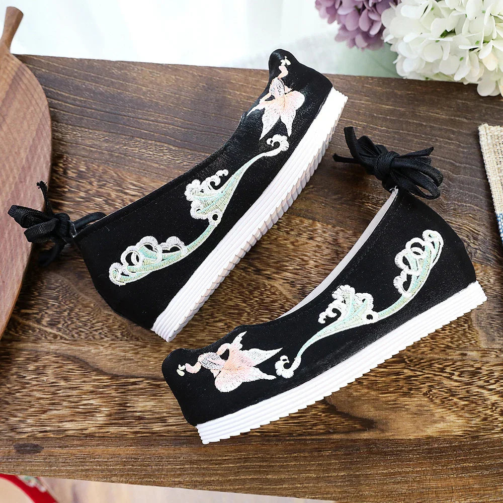 Veowalk Women Satin Cotton Ankle Strap Hidden Platform Shoes Vintage Chinese Style Embroidered Comfortable Hanfu Shoes Black Red