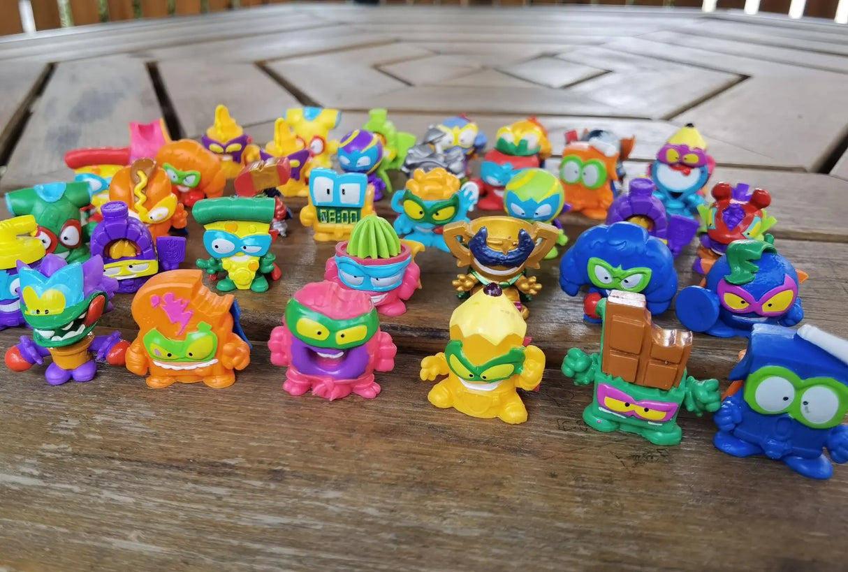 Original 15pcs Superzings Superthings Action Figures 3CM Super