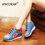 KNCOKAR New Women's Flower Embroidered Flat Shoes Chinese Style Casual And Comfortable Denim Fabric Sneakers Wedge x1179