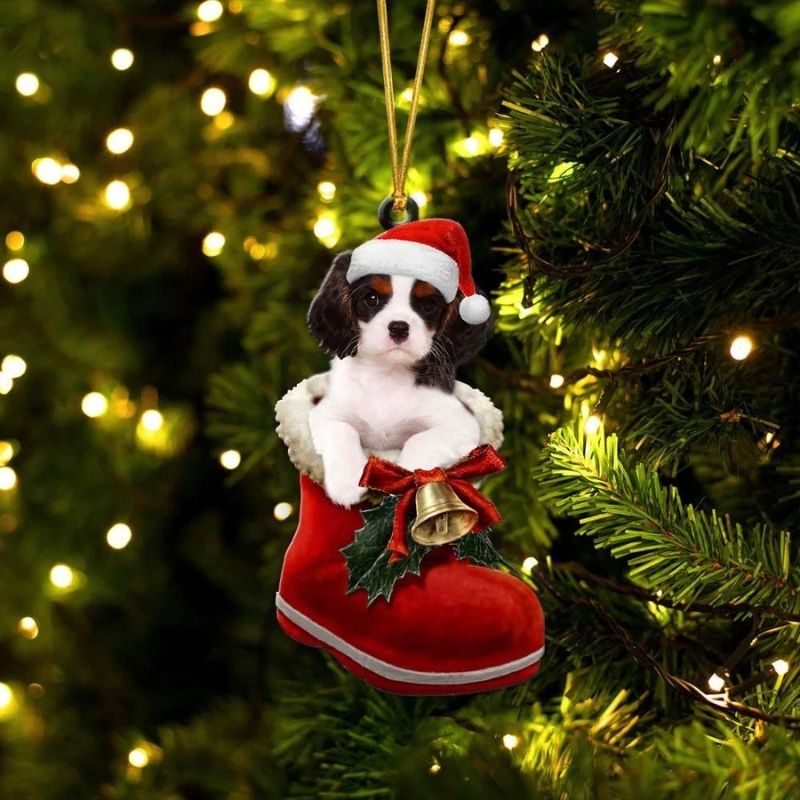 Cavalier King Charles Spaniel Black Triclor In Santa