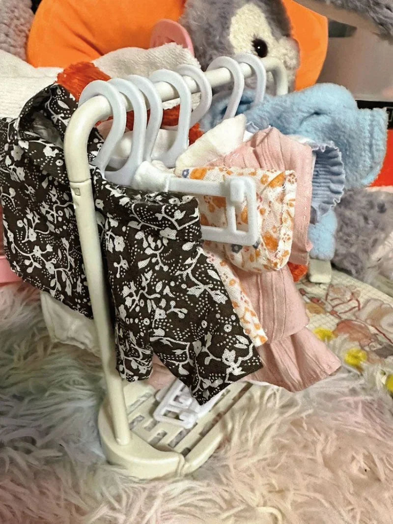 Dollhouse Simulation Plastic Miniture Doll Clothes Rack Garment