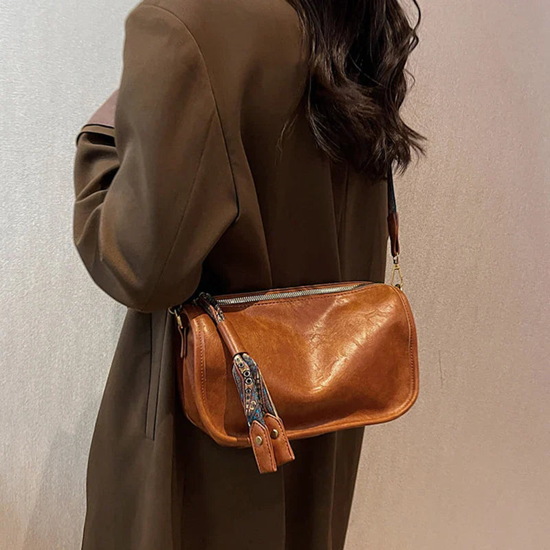 Vintage Saddle Crossbody Bags for Women Fashion Trend