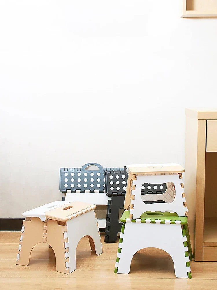 Wholesale of plastic folding small stools, portable thickened