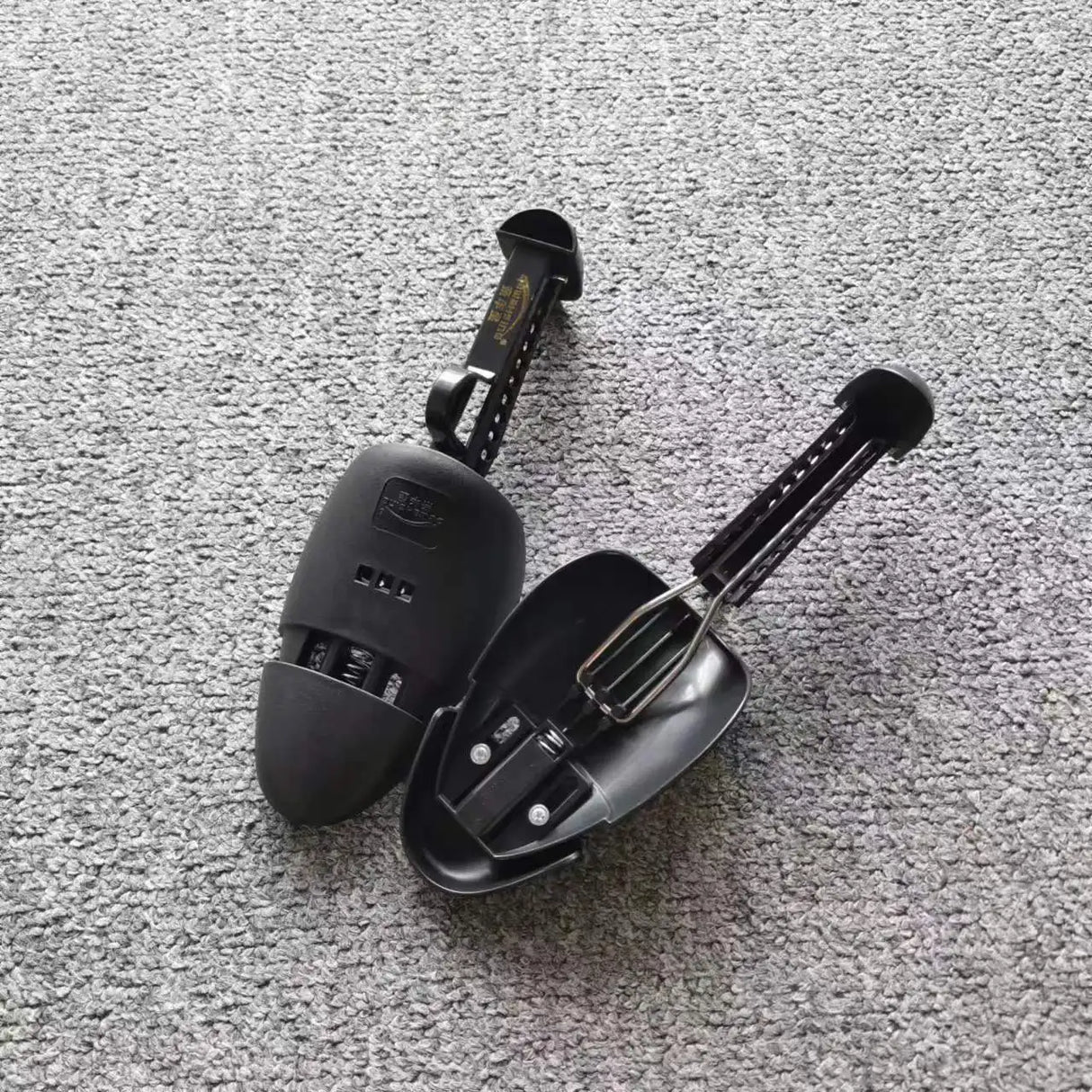 Plastic Adjustable Shoe Tree Brace Wrinkle Removal