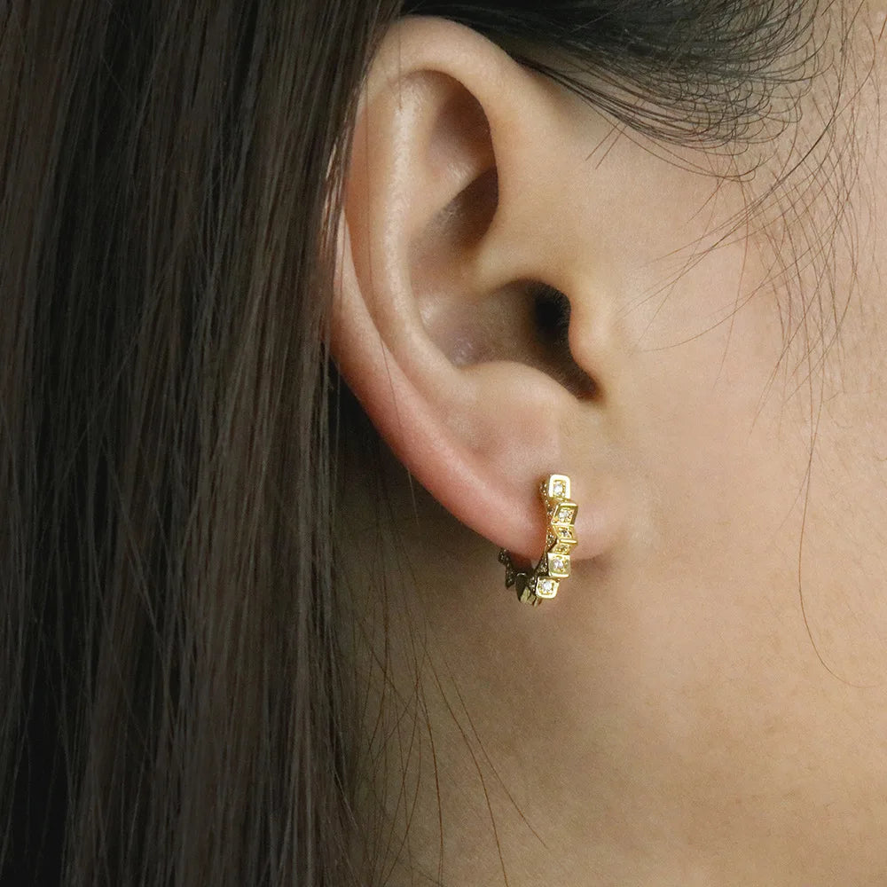 Chic Sunflower Mini Hoop Earrings for Women Gold