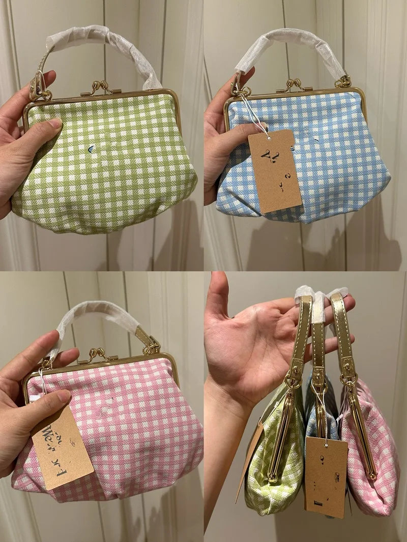 The new lady bags can be customized color