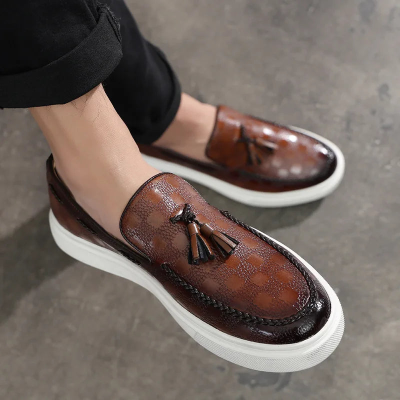 Men's Casual Shoes Fashion Embossed Leather Men Retro