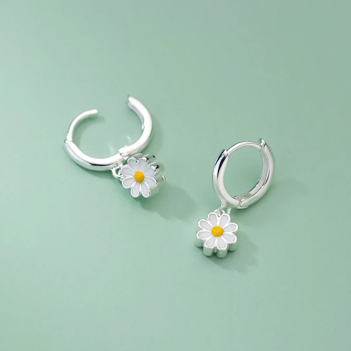 925 Sterling Silver Vintage Flower Little Daisy Earrings
