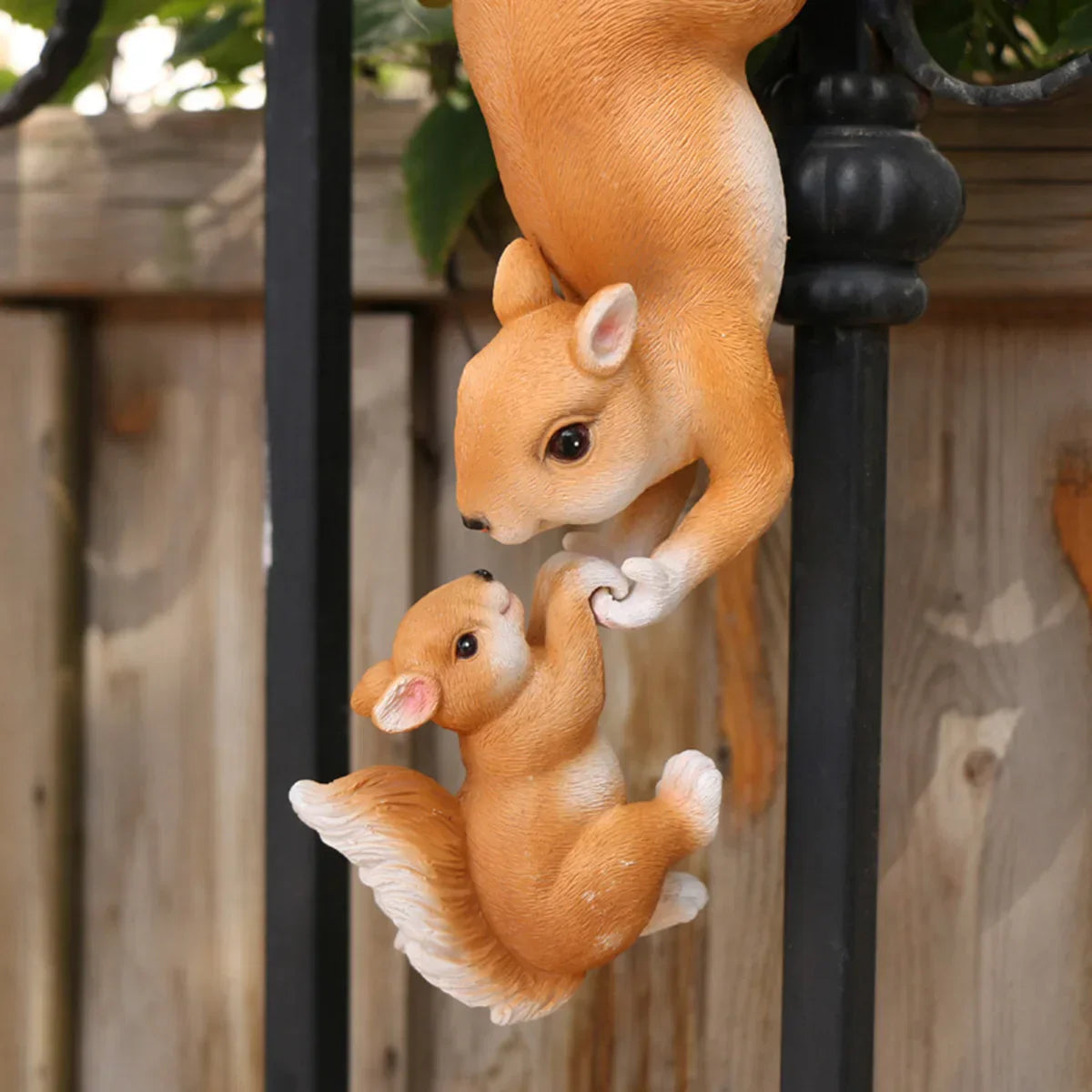 1pc Creative Climbing Rope Squirrel Figurine - Perfect