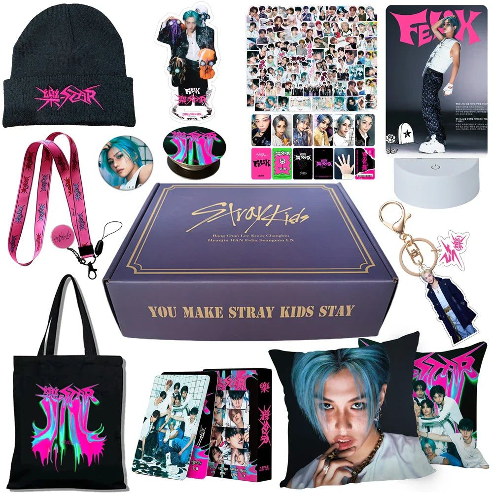 KPOP Stray Kids Album Gift Box Include Keychain