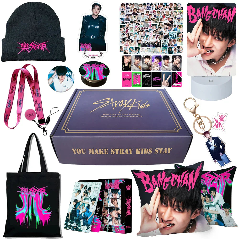 KPOP Stray Kids Album Gift Box Include Keychain