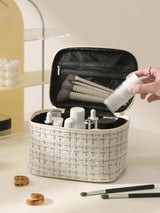 European and American fashion style makeup bag large capacity high value super hot portable cosmetics storage wash