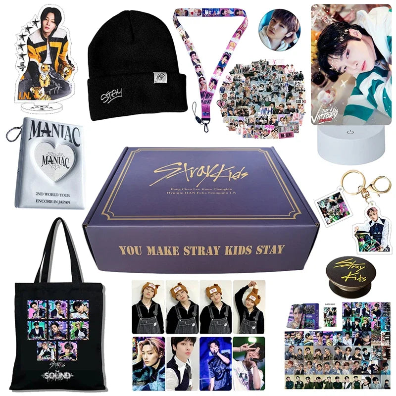 KPOP Stray Kids Album Gift Box Include Keychain