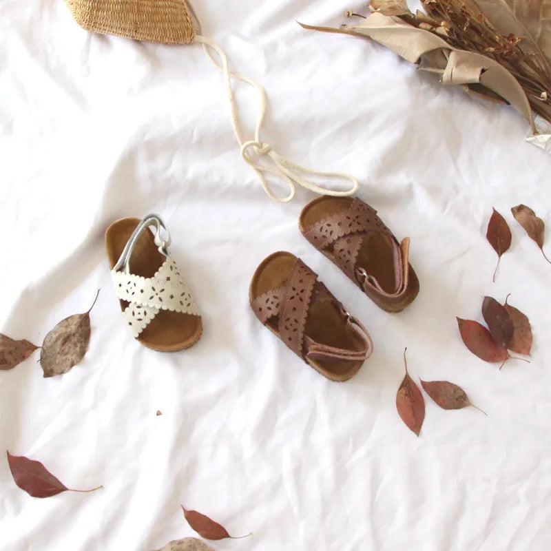 Girls Sandals Retro Hollow Out Summer Shoes for Girls Kids Genuine Leather Sandals Vintage Cow Suede Children’s Flat Shoes 21-30