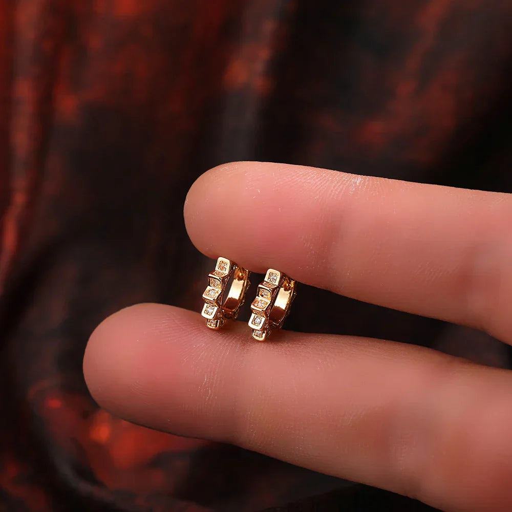Chic Sunflower Mini Hoop Earrings for Women Gold