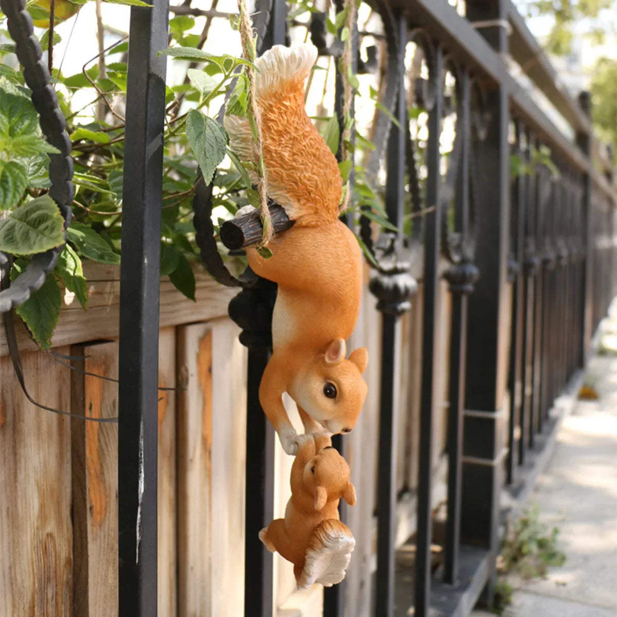 1pc Creative Climbing Rope Squirrel Figurine - Perfect
