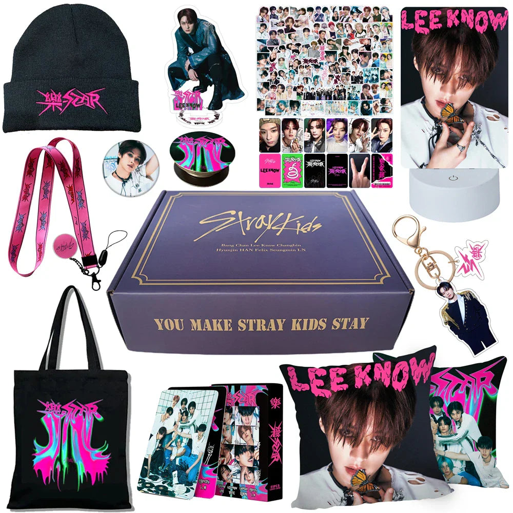 KPOP Stray Kids Album Gift Box Include Keychain
