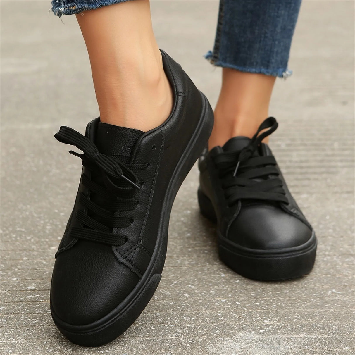 Ladies Leather Board Shoes Black Heart Print Basic Vulcanized Shoes Solid Color Lightweight Plus Size Womens Casual Sneakers
