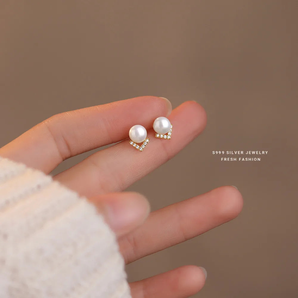 999 Sterling Silver V-shaped Inlaid Zircon Natural Pearls