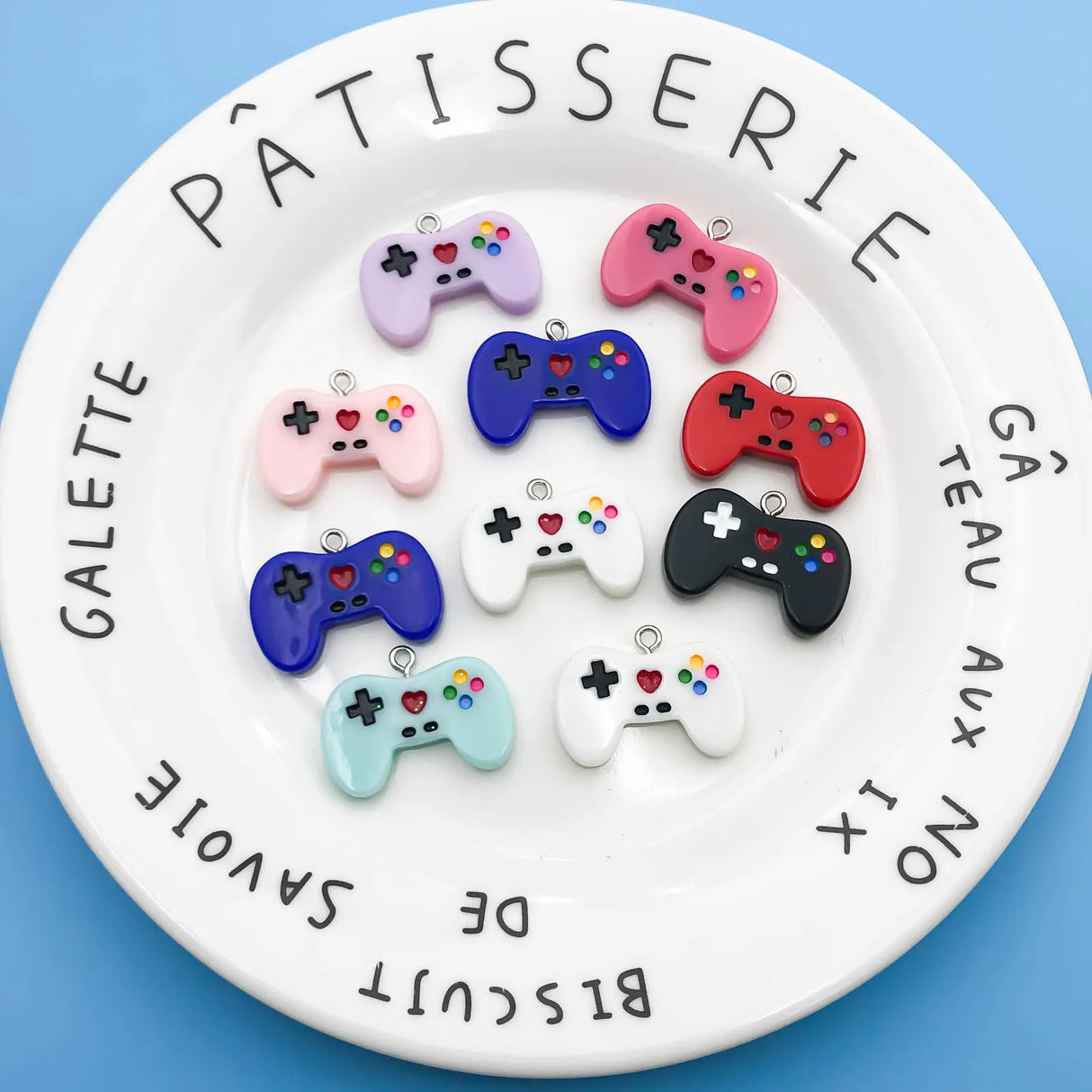 Randomly 610Pcs Colorful Resin Game Controller Charms Pendants