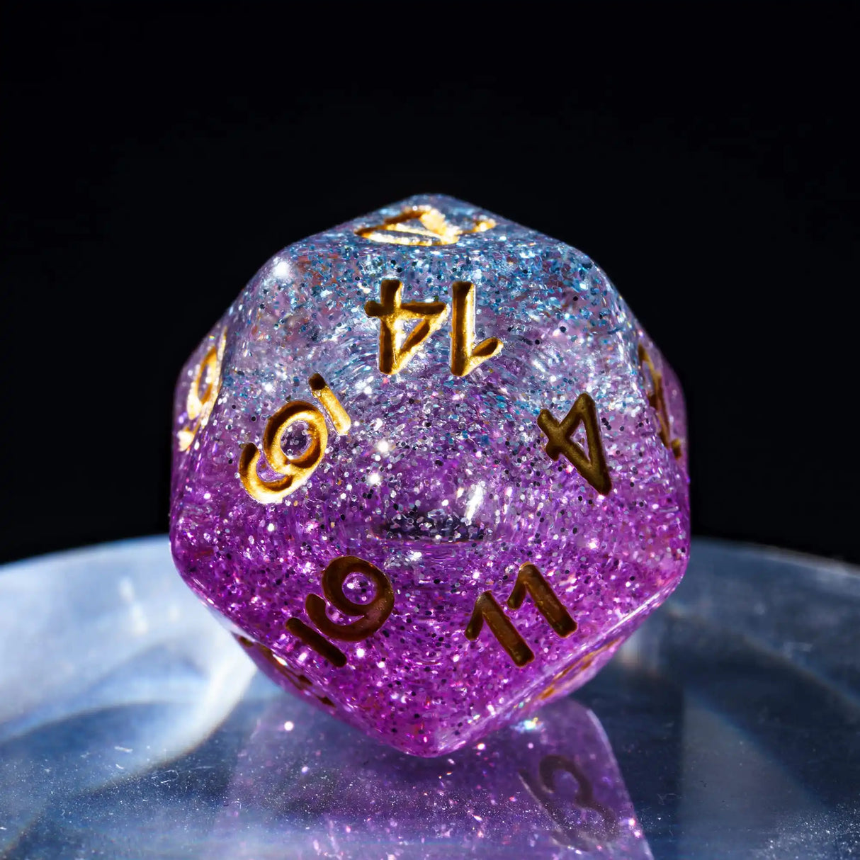 Cusdie 3 Layers Glitter Dice DND 7Pcs Resin