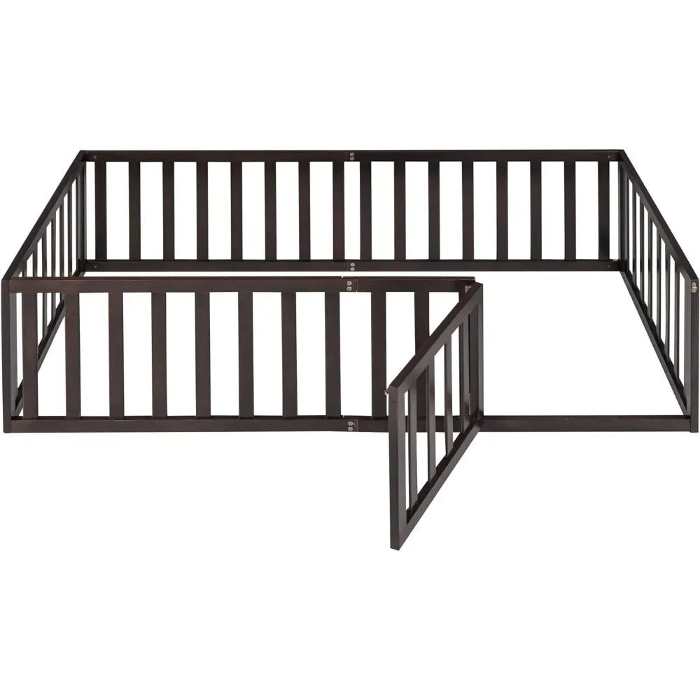 Children's bed with fence and door, noise free