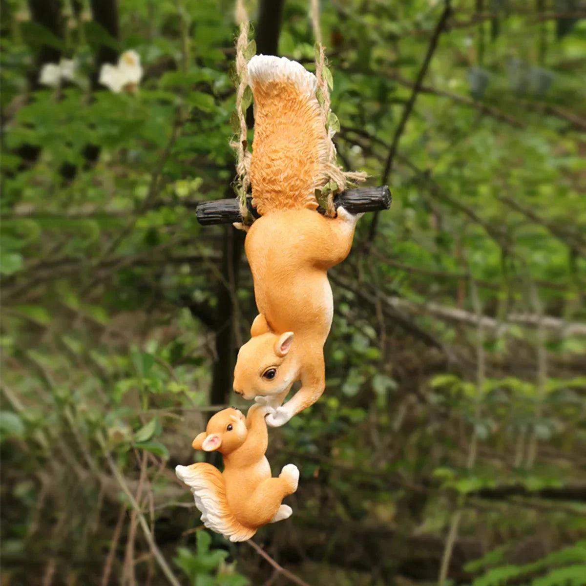 1pc Creative Climbing Rope Squirrel Figurine - Perfect