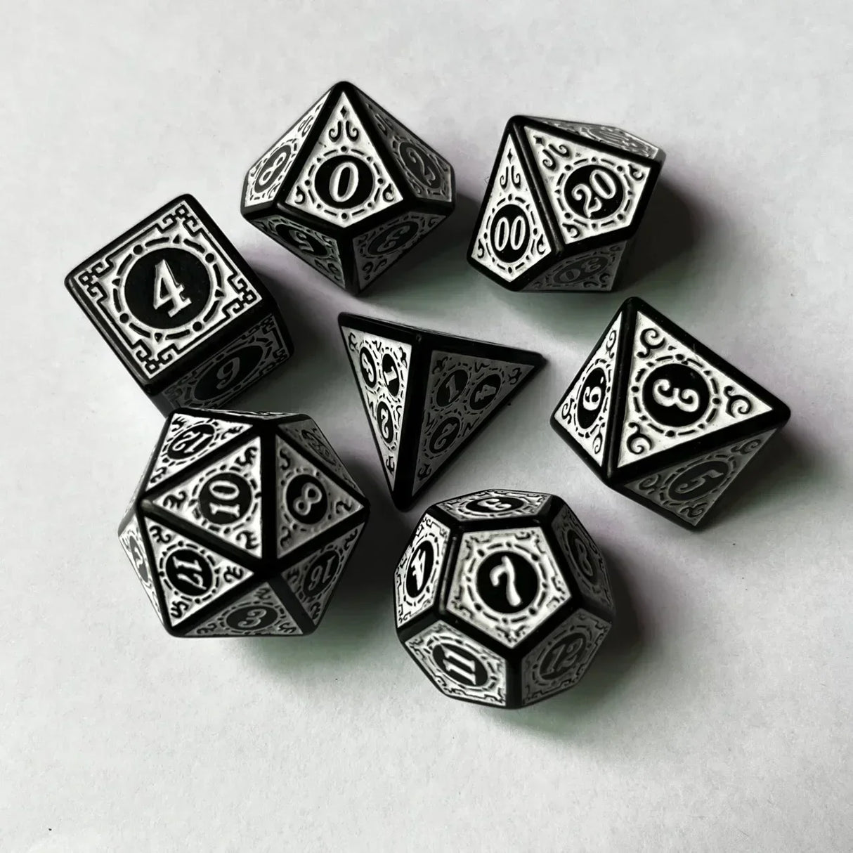 7 Pcs Kit Polyhedral 6 Sides Carved Vintage