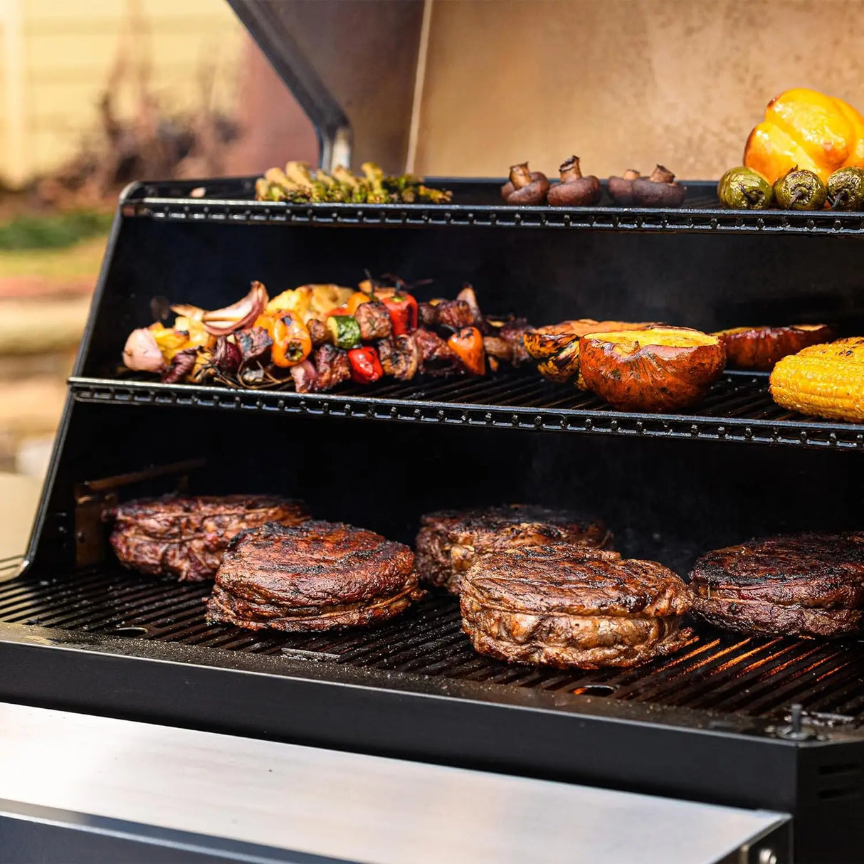 Masterbuilt MB20041220 Gravity Series 1050 Digital Charcoal Grill