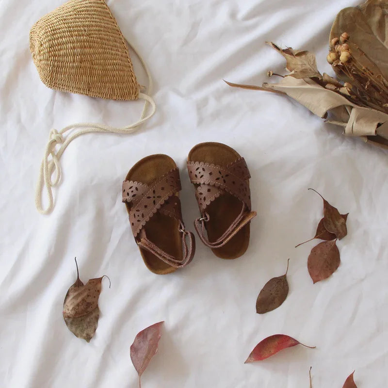 Girls Sandals Retro Hollow Out Summer Shoes for Girls Kids Genuine Leather Sandals Vintage Cow Suede Children’s Flat Shoes 21-30