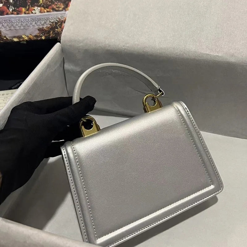 Ladies Shoulder Bag With Metal Magnetic Buckle Fashion
