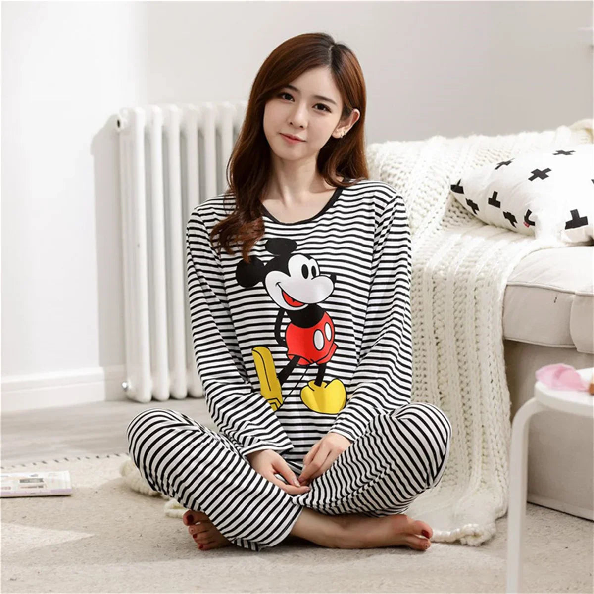 hibobi 2-Piece Spring Long Sleeved Round Neck Pajamas