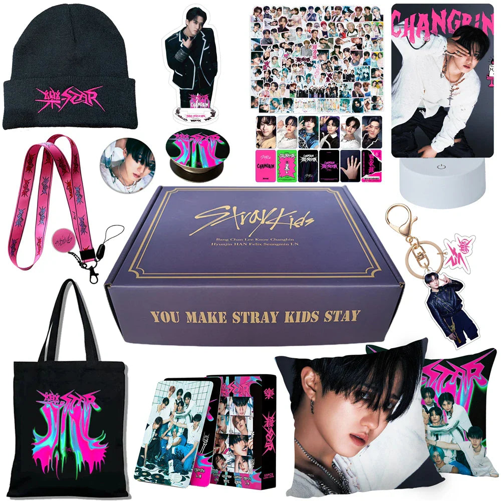 KPOP Stray Kids Album Gift Box Include Keychain