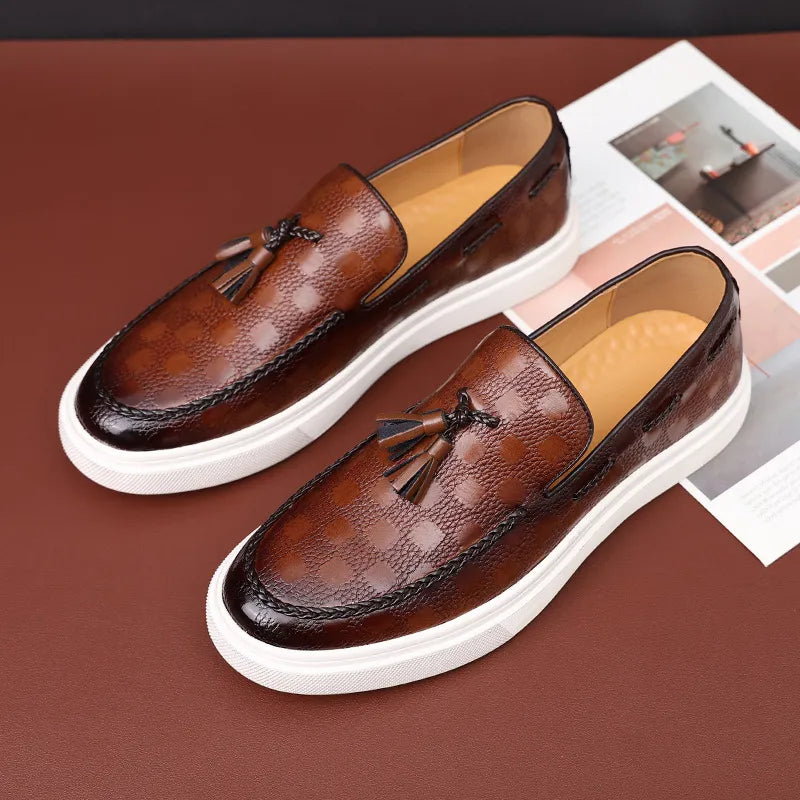 Men's Casual Shoes Fashion Embossed Leather Men Retro