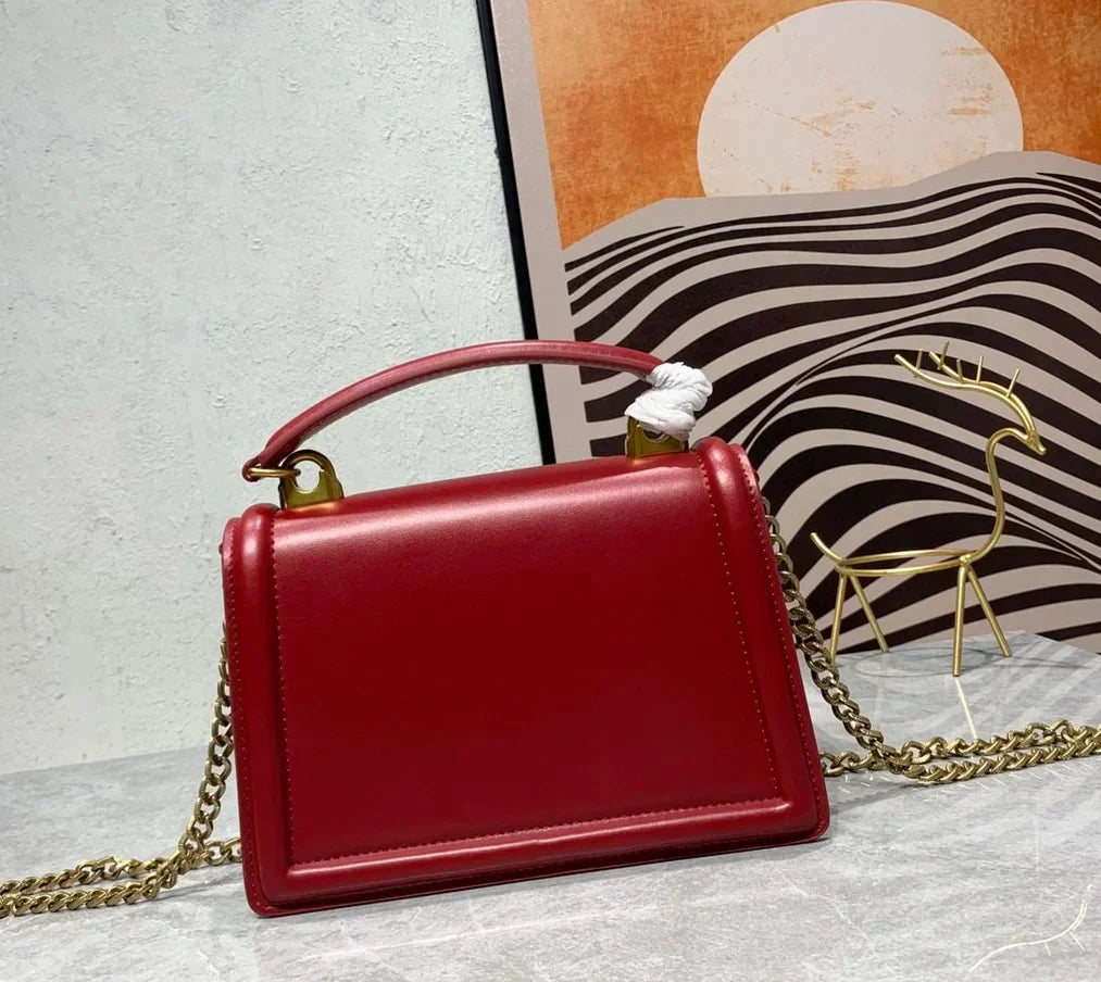 Ladies Shoulder Bag With Metal Magnetic Buckle Fashion